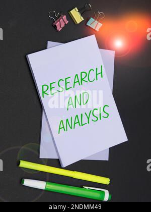 Ricerca e analisi del testo scritto a mano. Parola per il pensiero strategico e il processo decisionale esistenti o nuovi Foto Stock