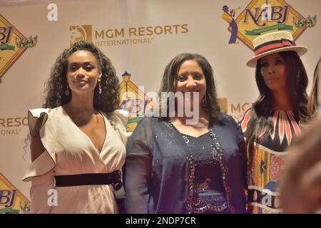 Sarah Glover, presidente del NABJ (al centro), con Tami Roman (a sinistra) e Tasha Smith alla Convention NABJ 2017 di New Orleans. Foto Stock