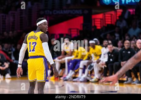 Los Angeles, Stati Uniti. 15th Feb, 2023. Pallacanestro: NBA, Main Round, Los Angeles Lakers - New Orleans Pelicans. Dennis Schröder dei Los Angeles Lakers guarda il lancio di un compagno di squadra. Credit: Maximilian Haupt/dpa/Alamy Live News Foto Stock