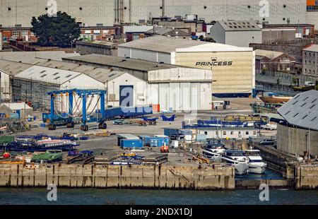 KPS Capital Partners è destinata ad acquistare una partecipazione di controllo nei produttori di yacht di lusso con sede a Plymouth. Princess Yacht costruttori nel South Yard s Foto Stock