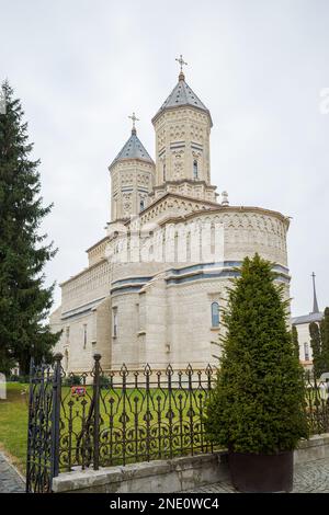 Uno scatto verticale del monastero dei tre Santi Gerarchi, Iasi, Romania Foto Stock