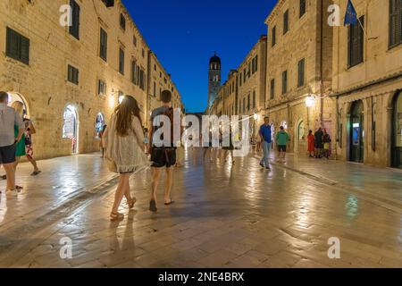 Strade nel centro storico di Dubrovnik in serata, Croazia Foto Stock