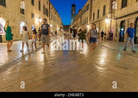 Strade nel centro storico di Dubrovnik in serata, Croazia Foto Stock