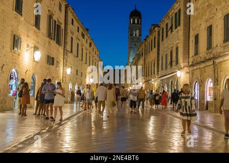 Strade nel centro storico di Dubrovnik in serata, Croazia Foto Stock