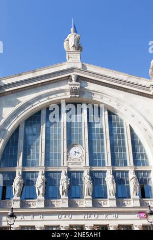 Francia, Parigi, facciata della stazione ferroviaria Gare Du Nord. Foto Stock