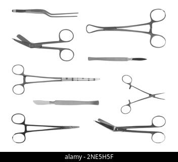 Set con diversi strumenti chirurgici su sfondo bianco Foto Stock