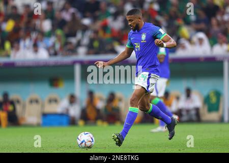 LUSAIL CITY, QATAR - 02 DICEMBRE: Bremer durante la Coppa del mondo FIFA Qatar 2022 Group G match tra Camerun e Brasile al Lusail Stadium il 02 dicembre 2022 a Lusail City, Qatar. (Foto di MB Media) Foto Stock