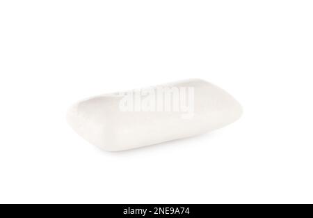Un pezzo di gomma da masticare su sfondo bianco Foto Stock