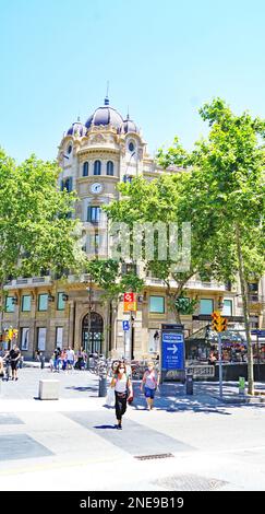 Vista di Las Ramblas a Barcellona da Plaza de Catalunya, Catalunya, Spagna, Europa Foto Stock