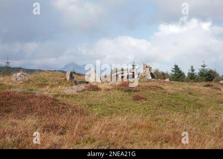 La sepoltura delle tombe dei giganti di cairns si trova sopra la baia di Whiting sull'isola di Arran Ayrshire Scozia Foto Stock