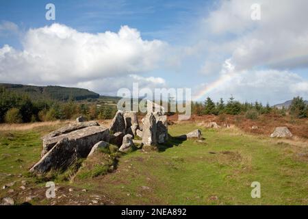 La sepoltura delle tombe dei giganti di cairns si trova sopra la baia di Whiting sull'isola di Arran Ayrshire Scozia Foto Stock