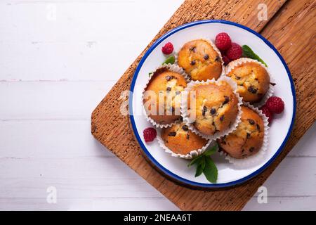 Muffin con patisserie di patatine al cioccolato. Foto Stock