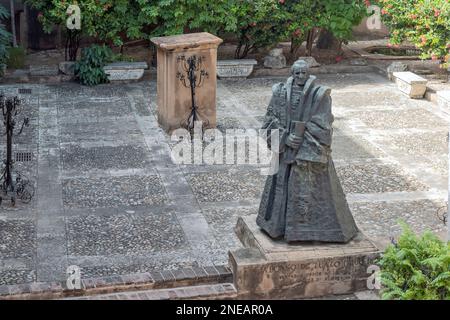 Ammira la Statua di Alonso de Zuazo, il Museo de las Casas Reales, Santo Domingo, Repubblica Domnicana, 28 dicembre 2022. Foto Stock