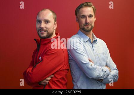 Il nuovo capitano belga della Coppa Davis Steve Darcis e l'assistente tecnico belga della Coppa Davis Bemelmans posano per il fotografo in una conferenza stampa che presenta due nuovi capitani per le squadre belghe della Coppa Davis e della Coppa Billie Jean King, a Bruxelles, giovedì 16 febbraio 2023. La scorsa settimana la Royal Belgian Tennis Association (KBTB) e le squadre nazionali di tennis hanno detto Arrivederci al precedente capitano, Van Herck, fino ad allora capitano sia delle squadre maschili che femminili. È stato raggiunto un accordo con due nuovi capitani per guidare la Coppa Davis belga e la Coppa Billie Jean King BELGA FOTO LAURIE DIEFF Foto Stock