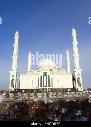 Il Hazrat la Moschea del Sultano ad Astana, Kazakistan Foto Stock