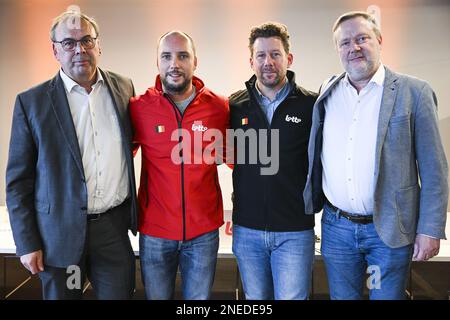 Tennis Vlaanderen presidente Dirk De Maeseneer, nuovo capitano belga della Coppa Davis Steve Darcis, Il nuovo capitano belga della Billie Jean Cup Wim Fissette e il presidente DELLA AFT Pierre Crevits hanno posa per il fotografo durante una conferenza stampa che presenta due nuovi capitani per le squadre belghe della Coppa Davis e della Coppa Billie Jean King, a Bruxelles, giovedì 16 febbraio 2023. La scorsa settimana la Royal Belgian Tennis Association (KBTB) e le squadre nazionali di tennis hanno detto Arrivederci al precedente capitano, Van Herck, fino ad allora capitano sia delle squadre maschili che femminili. E' stato raggiunto un accordo con due nuovi capitani Foto Stock