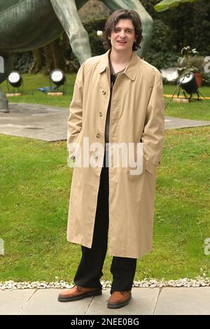 Roma, Italia. 16th Feb, 2023. Amedeo Gullà partecipa alla fotocall della Rai fiction 'resta con me' presso il centro Rai di Viale Mazzini. Credit: SOPA Images Limited/Alamy Live News Foto Stock