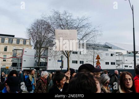 Francia / Parigi, 16/02/2023, Jan Schmidt-Whitley/le Pictorium - dimostrazione del 16 febbraio contro la riforma delle pensioni - 16/2/2023 - Francia / Parigi / Parigi - decine di migliaia di manifestanti si sono riuniti a Parigi per protestare contro la riforma delle pensioni del governo di bordo su richiesta dell'interUnione. Foto Stock