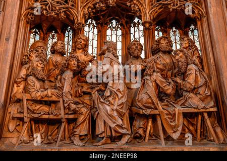 Ultima cena, dettaglio, altare del Sacro sangue del 1505, scultore Tilman Riemenschneider, Chiesa di San Giacomo, Rothenburg ob der Tauber, strada romantica Foto Stock