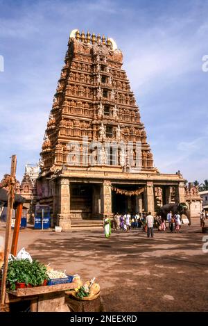 Srikanteshwara Tempio con alta gopuram torre a Nanjangud vicino Mysuru Mysore, Karnataka, India del Sud, India, Asia Foto Stock