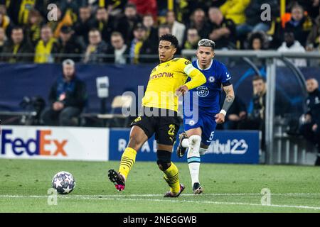 Dortmund, Signal Iduna Park, 15.02.23: Jude Bellingham di Dortmunds calcia la palla durante la partita di Championsleague tra Borussia Dortmund e FC CH Foto Stock