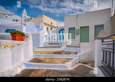 Il pittoresco villaggio di Pyrgos Kallistis, Santorini Foto Stock