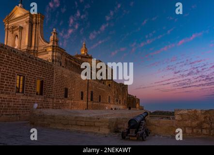 La cattedrale dell'assunzione della Vergine Maria all'interno della cittadella fortificata di Victoria, Gozo Foto Stock