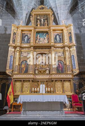 VALENCIA, SPAGNA - FEBBRAIO 17, 2022: Il Rinascimento policromo scolpito - altare laterale barocco nella chiesa Convento de Santo Domingo di Jose Esteban Foto Stock