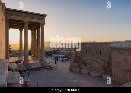 Tramonta sul tempio di Eretteo, l'Acropoli di Atene Foto Stock