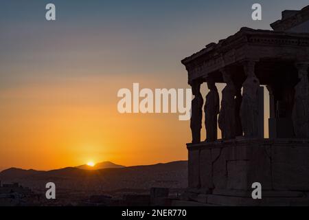 Tramonta sul tempio di Eretteo, l'Acropoli di Atene Foto Stock