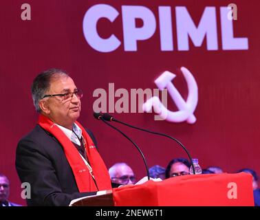 Patna, India. 16th Feb, 2023. PATNA, INDIA - 16 FEBBRAIO: L'ex vice primo ministro del Nepal, Ishwar Pokhrel, intervenendo durante il Congresso del Partito CPI-ML 11th alla sala SK Memorial il 16 febbraio 2023 a Patna, India. (Foto di Santosh Kumar/Hindustan Times/Sipa USA) Credit: Sipa USA/Alamy Live News Foto Stock