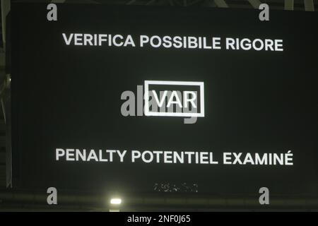 Torino, Italia. 16th Feb, 2023. Var Check durante la UEFA Europa League, partita di calcio tra Juventus FC e FC Nantes il 16 febbraio 2023 allo stadio Allianz di Torino. Photo Ndrerim Kaceli Credit: Independent Photo Agency/Alamy Live News Foto Stock