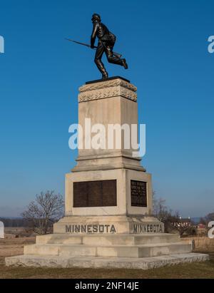 the1st Minnesota Volunteer Fanteria su Hancock Avenue nel Parco militare Nazionale di Gettysburg Foto Stock