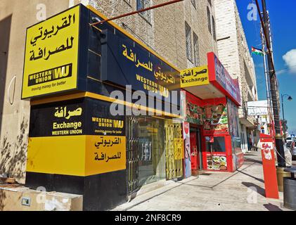 Büro und Wechselstube der Western Union Bank a Madaba, Jordanien / Ufficio cambi della Western Union Bank, Madaba, Jordanien Foto Stock