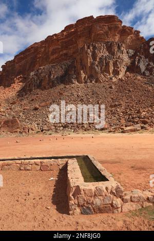 Lawrence-quelle im Wadi Rum, Jordanien / Lawrence spring im Wadi Rum, Giordania Foto Stock