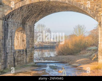 Il fiume South Tyne a Alston Arches, Haltwhistle, Northumberland Foto Stock