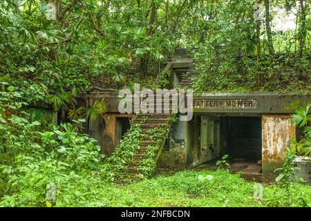 Rovine del tosaerba a batteria, una batteria di artiglieria costiera degli Stati Uniti costruita per difendere l'ingresso Atlantico al canale di Panama. Costruito tra il 1912-1916 e ospitato Foto Stock