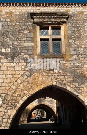 Arcade coperta, Place des Cornières, Monpazier, Dordgne Dipartimento, Francia Foto Stock