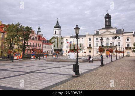 PLOCK, POLONIA - 7 SETTEMBRE 2010: La gente visita la città vecchia a Plock, Polonia. Con 127.000 persone Plock è tra le 30 città più grandi della Polonia. Data ba Foto Stock