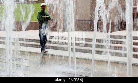 Immagine ©concesso in licenza a Parsons Media. 02/07/2008. Abu Dhabi, Emirati Arabi Uniti. Amador Braojos-Ritratto. Ritratto di Amador Braojos all'Emirates Palace immagine di Andrew Parsons / Parsons Media Foto Stock