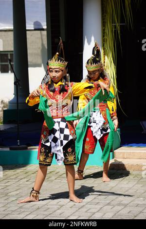 Indonesiano eseguire la danza jaranan pegon Foto Stock