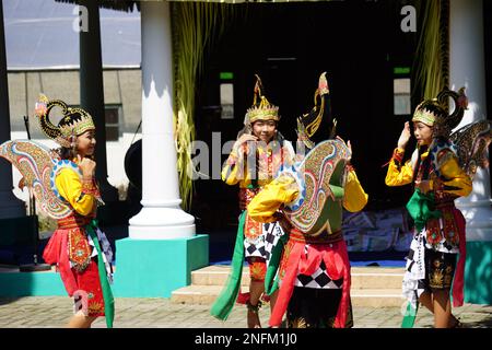 Indonesiano eseguire la danza jaranan pegon Foto Stock