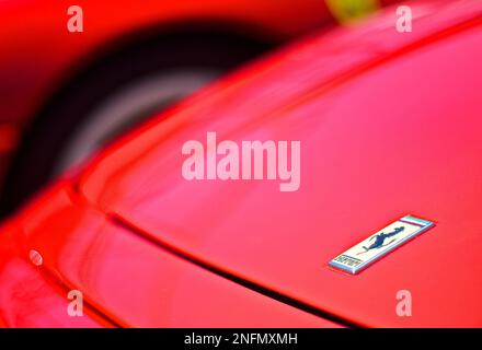 Rosso Ferrari Hood Foto Stock