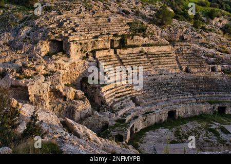 Vista dell'anfiteatro romano di Cagliari Foto Stock