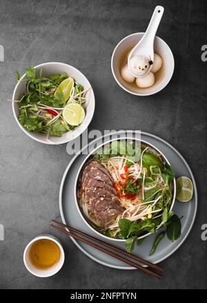 Vista dall'alto varietà di cibo vietnamita Foto Stock