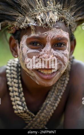 Ritratto di un ragazzo nativo, Mutin villaggio, Lago Murray, Provincia Occidentale, Papua Nuova Guinea Foto Stock