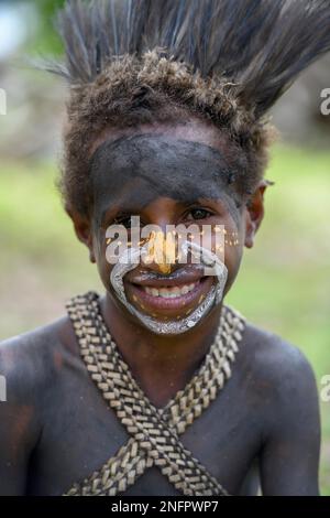 Ritratto di un ragazzo nativo, Mutin villaggio, Lago Murray, Provincia Occidentale, Papua Nuova Guinea Foto Stock