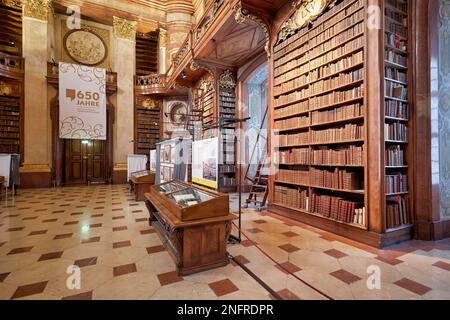 Il Prunksaal, centro della vecchia biblioteca imperiale all'interno della Biblioteca Nazionale Austriaca. Vienna Austria Foto Stock