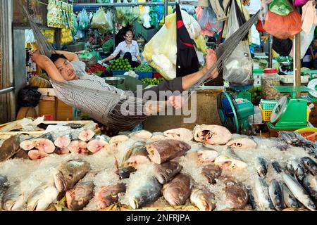 Mercato Centrale (Psah Thom Thmey) di Phnom Penh, Cambogia Foto Stock