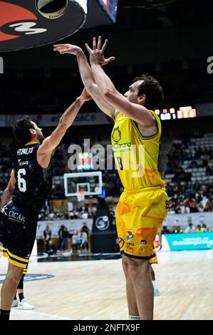 Badalona, Spagna. 17th Feb, 2023. Partita di pallacanestro della Coppa del Re Spagnola contro le CB Canarias e Gran Canaria, al padiglione olimpico di Badalona, 17 febbraio 2023 900/Cordon Press Credit: CORDON PRESS/Alamy Live News Foto Stock